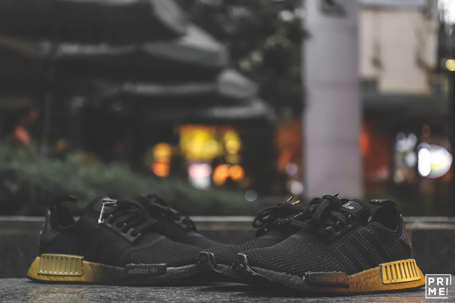 Adidas NMD R1 CORE BLACK / CORE BLACK / CARBON(FU9352)