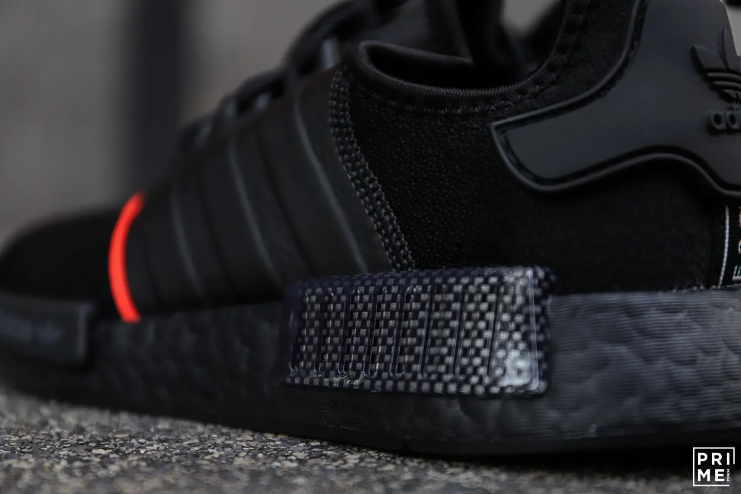 Adidas NMD R1 Core Black / Core Black / Solar Red (EE5085)