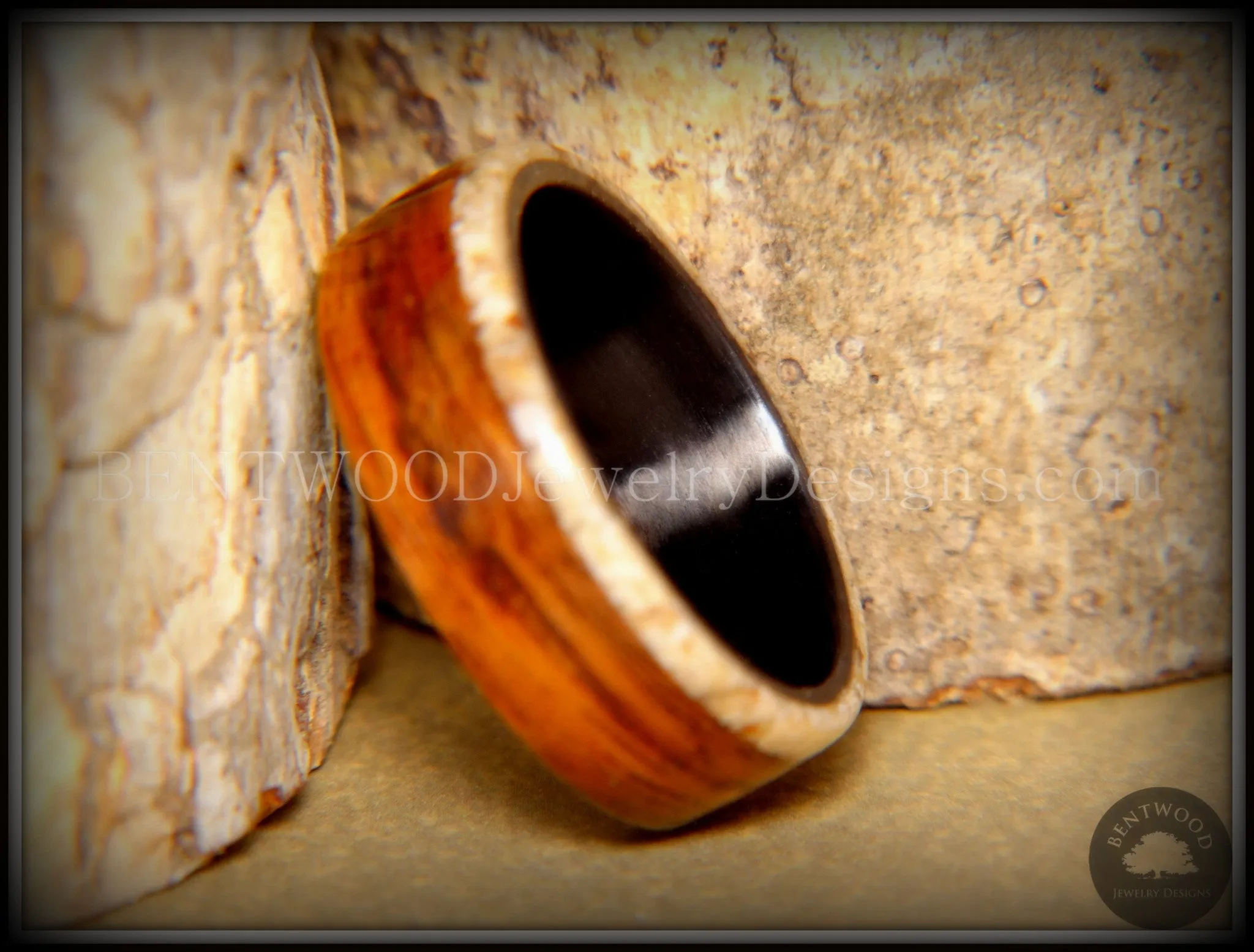 Bentwood Ring - Beaches Edge Rosewood Sand Inlay Carbon Fiber Core