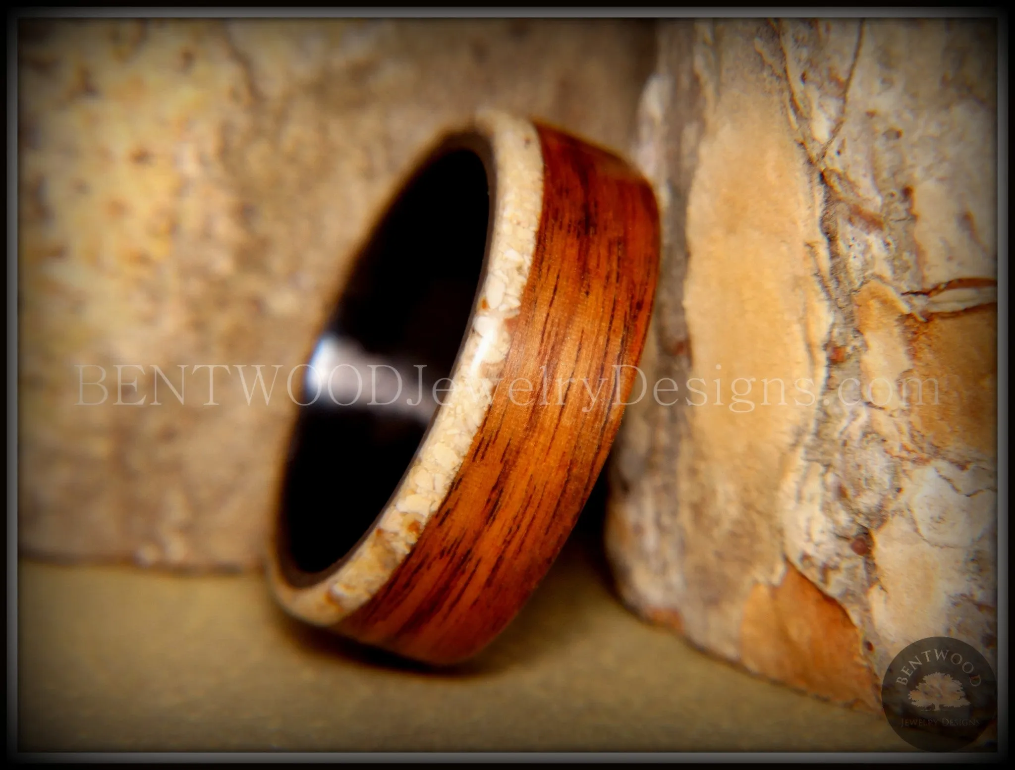 Bentwood Ring - Beaches Edge Rosewood Sand Inlay Carbon Fiber Core