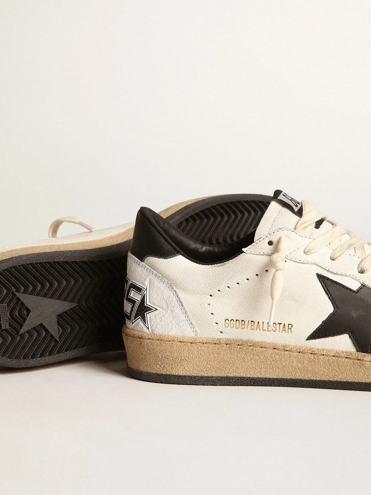 Men's Ball Star in white nappa with black star