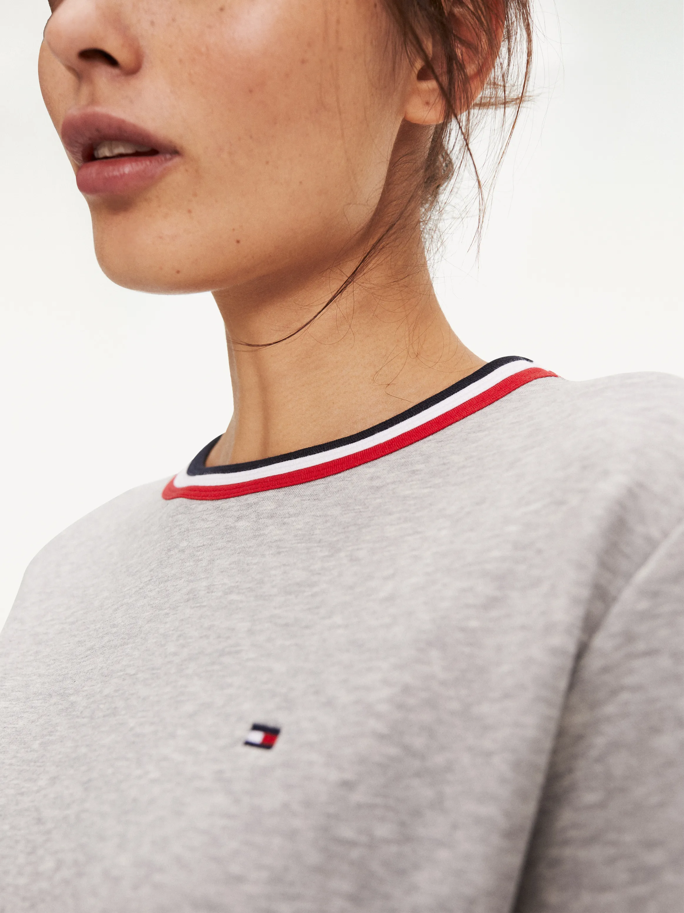 Signature Crew Neck Sweatshirt | Hoodies | Tommy Hilfiger