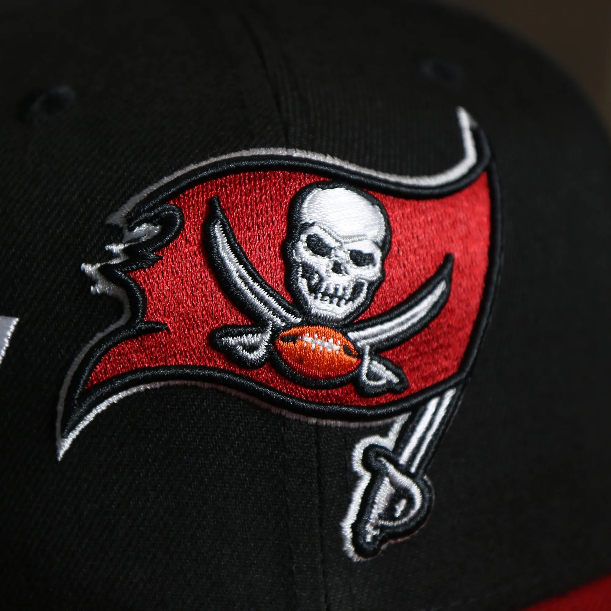 Tampa Bay Buccaneers NFL Side Font Green Bottom 9Fifty Snapback Cap | Black Snap Cap